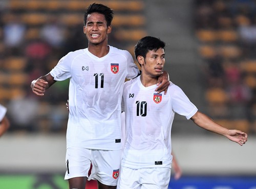 Vượt qua ĐT Lào với tỷ số 3-1 để giành ngôi đầu bảng A nhưng Myanmar lại dính tổn thất lớn về nhân sự.