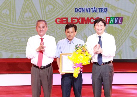  Tác phẩm “Kịch bản mới cho cây ăn trái”- tác giả Nguyễn Thái Thiện ( Báo Ấp Bắc) đạt giải nhất thể loại báo in.