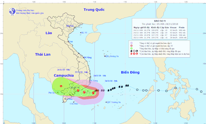  Trung tâm Dự báo khí tượng thủy văn quốc gia cho biết, hồi 13 giờ ngày 24/11, vị trí tâm bão ở vào khoảng 9,6 độ Vĩ Bắc; 108,7 độ Kinh Đông, cách Phan Thiết khoảng 180km, cách Vũng Tàu khoảng 200km, cách Bến Tre 230km. Ảnh: nchmf