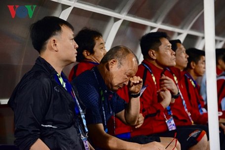 HLV Park Hang Seo lo lắng cho tình hình chấn thương của Văn Toàn. 