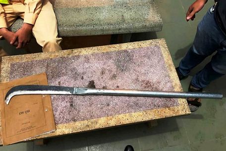  Cây rựa tài xế Hưng dùng để dọa