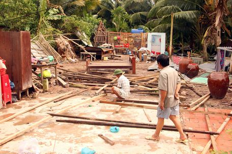 Việc ứng phó giông, lốc xoáy rất khó khăn do khó dự báo và nhà cửa chưa kiên cố hóa trong dân còn nhiều.