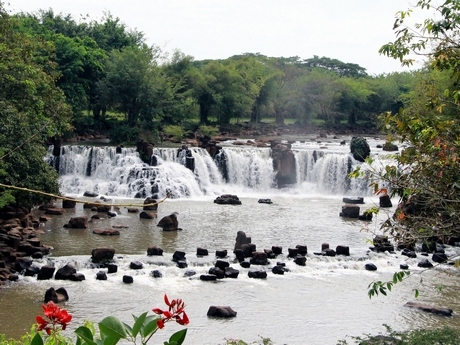 Thác Giang Điền nên thơ.