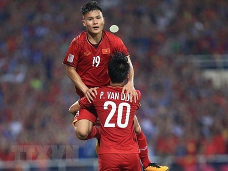 Quang Hải ghi bàn đưa Việt Nam thẳng tiến chung kết AFF Suzuki Cup 2018. (Ảnh: Trọng Đạt/TTXVN)