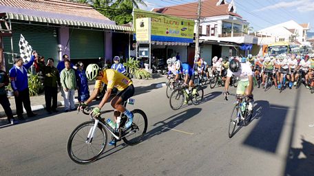 Các tay đua xuất phát chặng 7.