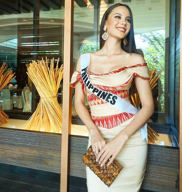 Khi về Philippines, Catriona Gray từng tham gia các cuộc thi nhan sắc.