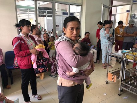 Sẽ triển khai tiêm vaccine 5 trong 1 ComBe Five thay thế vaccine 5 trong 1 Quinvaxem từ cuối tháng 12/2018 trên quy mô cả nước. Ảnh :VGP/Thúy Hà