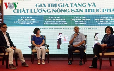 Các diễn giả thảo luận tại Diễn đàn kết nối cung cầu nông sản thực phẩm Việt chất lượng cao.