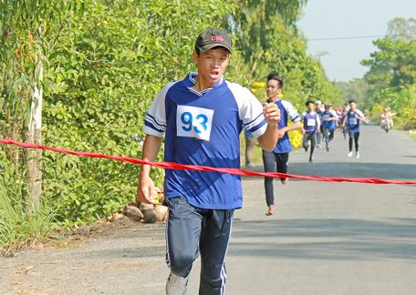 Nguyễn Hoàng Khải (Trường THPT Phan Văn Hòa) về nhất nội dung thanh niên nam.