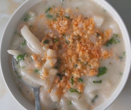 Bánh canh tôm nước cốt dừa.