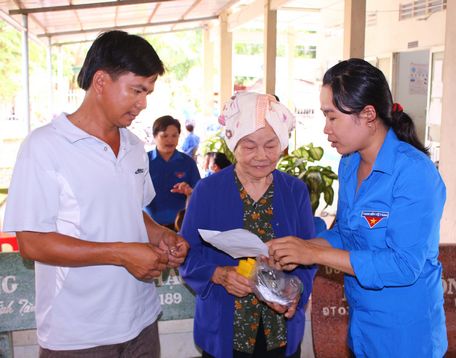 Sống trách nhiệm chính là hoàn thành tốt công việc hiện tại và không thờ ơ với mọi người.