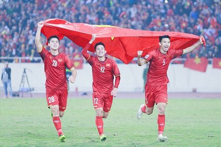  Các cầu thủ Việt Nam ăn mừng chức vô địch AFF Cup 2018. Ảnh: Đ.H