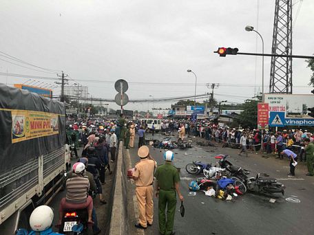 Hiện trường vụ tai nạn chiều 2/1/2018 - Ảnh: SƠN LÂM