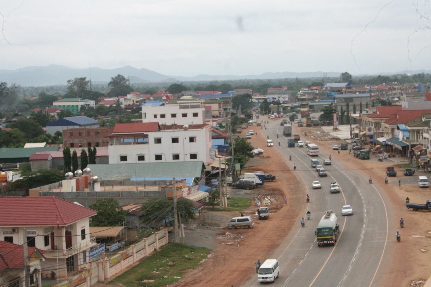 Tỉnh lỵ Kampong Speu năm 2012.Ảnh: HOÀNG NGUYÊN