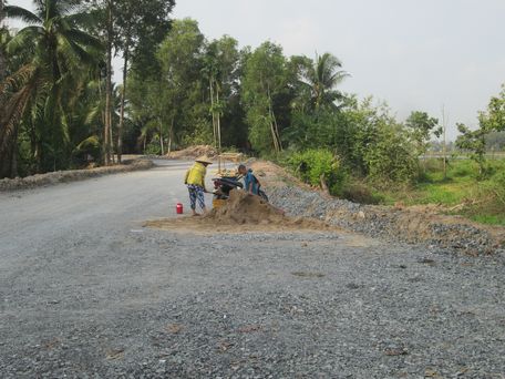 Đường tỉnh 907 đoạn qua Tân Quới Trung.