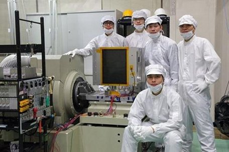 Vệ tinh MicroDragon của Việt Nam được phát triển tại Nhật Bản.Ảnh: VNSC