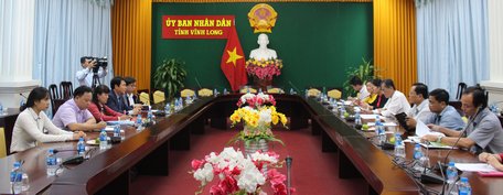 Đoàn công tác của Viện Nghiên cứu Chính sách Kinh tế tỉnh Chungnam- Hàn Quốc làm việc tại Vĩnh Long