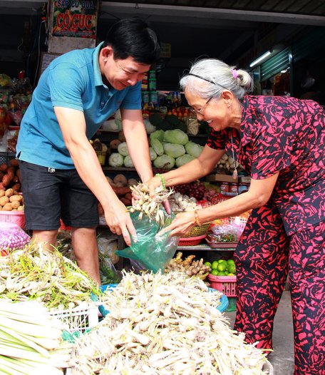 Củ kiệu giá giảm, sức mua chậm.