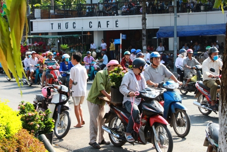 Những ngày cuối năm, người dân nên nâng cao ý thức bảo vệ tài sản, nhất là khi xuất hiện ở những nơi đông người. Ảnh minh họa