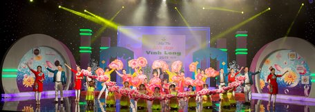  Tiết mục văn nghệ khai mạc hội thi.
