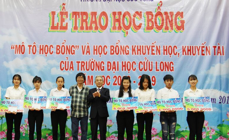 Học phí phù hợp hoàn cảnh kinh tế ở ĐBSCL, nhiều cơ hội nhận học bổng khuyến học, khuyến tài.