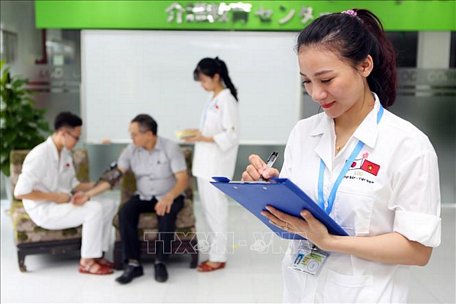 Các điều dưỡng viên, hộ lý Việt Nam trước khi sang làm việc tại Nhật Bản được đào tạo trong nước theo các quy định tại Hiệp định đối tác kinh tế Việt Nam - Nhật Bản (VJEPA). Ảnh: Anh Tuấn/TTXVN
