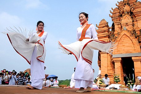  Đầu tư trên 220 tỷ đồng bảo tồn trang phục các dân tộc thiểu số. Ảnh minh họa (T.Dương)