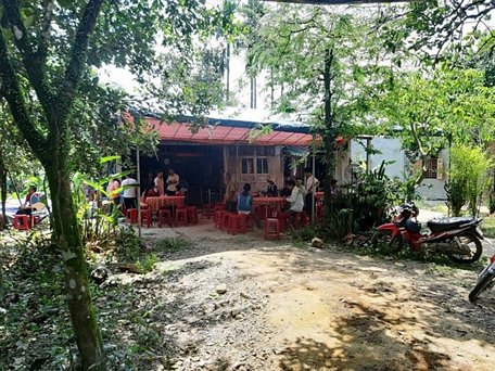 Gia đình lo hậu sự cho ông Nghiêm.