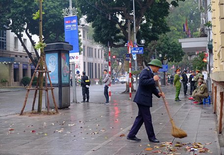  An ninh được tăng cường quanh khách sạn Metropole Hà Nội sáng 27/2 - Ảnh: BÙI NGỌC HÀ