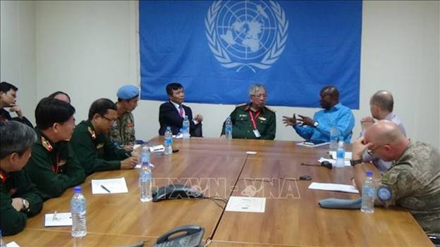 Buổi làm việc của đoàn công tác với ông Moustapha Soumaré, Phó trưởng Phái bộ GGHB LHQ (UNMISS), ông Timothy Crowley, Phó Giám đốc cơ quan hỗ trợ phái bộ. 