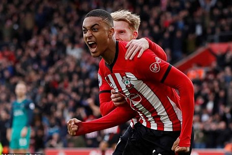 Southampton lội ngược dòng thành công trước Tottenham trên sân nhà. Ảnh: Reuters.