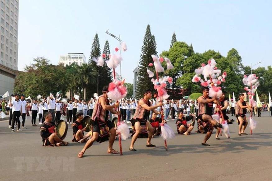 Tiết mục biểu diễn trong Lễ hội đường phố. (Ảnh: Tuấn Anh/TTXVN)