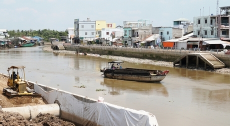 Khi hoàn thành, công trình kè giúp diện mạo đô thị thêm khang trang.