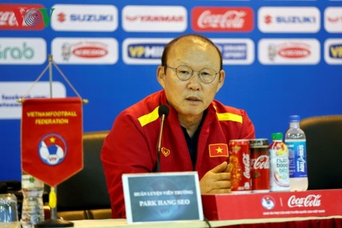 HLV Park Hang Seo thẳng thắn thừa nhận áp lực trước mục tiêu giành HCV SEA Games. (Ảnh: Minh Hoàng)