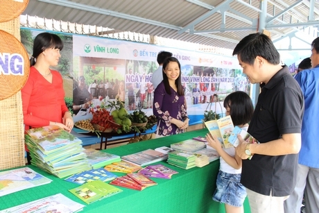 Nguồn nhân lực phục vụ du lịch và quảng bá tiềm năng du lịch là một trong những vấn đề quan trọng mà đại biểu thảo luận. 