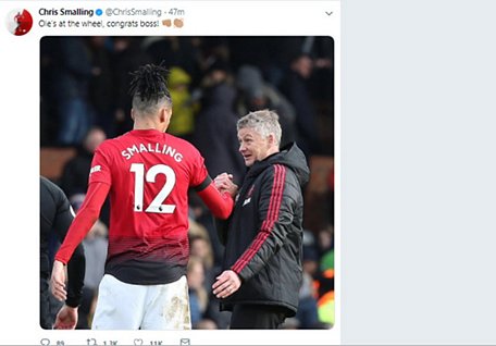 Ngay sau khi có thông tin Solskjaer được M.U bổ nhiệm chính thức, các học trò của ông như Chris Smalling, Marcus Rashford đã chúc mừng ông trên mạng xã hội.