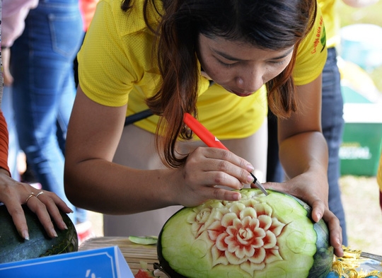 Điều khắc trên dưa hấu