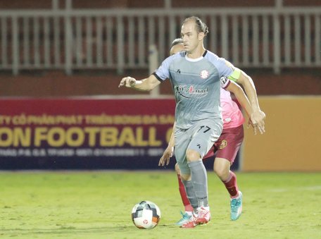TP Hồ Chí Minh FC (áo) được kỳ vọng khi thi đấu trên sân nhà tại vòng đấu này.