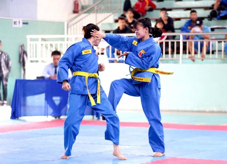Các VĐV thi đấu ở nội dung song luyện quyền của đội tuyển TP Cần Thơ giành HCĐ.