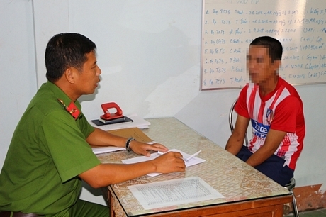 Công an làm việc với Dương Văn Chiến.