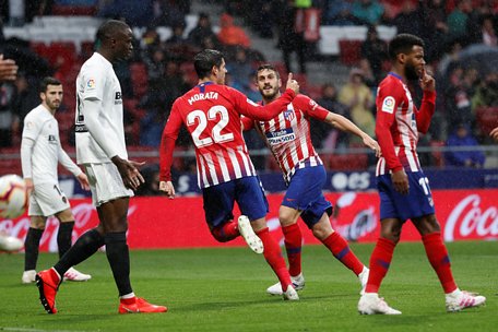 Morata ăn mừng bàn mở tỉ số cho Atletico Madrid - Ảnh: REUTERS