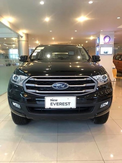 Ford Everest Ambiente MT giảm mạnh đến 123 triệu đồng so với giá niêm yết.