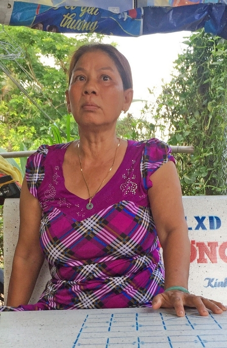 Bà Chì rất hoang mang lo lắng trước thông tin không hay về con gái.