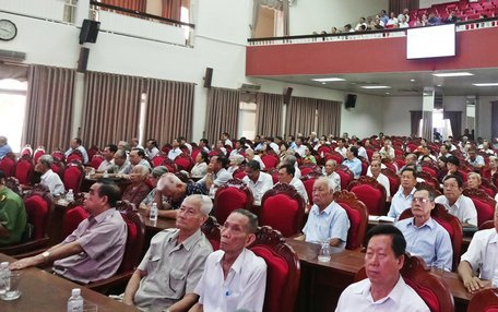 Dịp này, Tỉnh ủy còn thông tin nhanh kết quả hội nghị lần thứ 10 BCH Trung ương Đảng khóa XII đến các đồng chí cán bộ hưu trí.