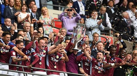 Aston Villa giành vé lên Premier League.