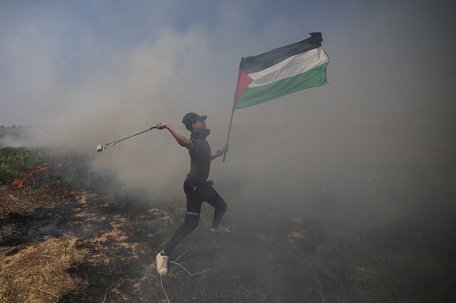 Người biểu tình Palestine xung đột với binh sĩ Israel ở thành phố Khan Younis ngày 15/5/2019 (Ảnh: THX/TTXVN).