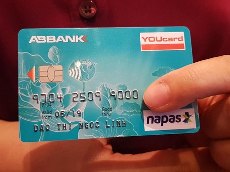 Thẻ chip nội địa của ABBANK. (Ảnh: T.H/Vietnam+)