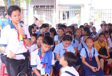 Các em đặt câu hỏi tại diễn đàn