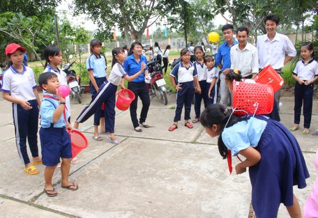 Học sinh nông thôn tham gia Trại hè thiếu nhi.