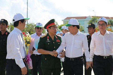Phó Thủ tướng Trịnh Đình Dũng gặp gỡ các đại biểu và phát biểu tại lễ phát động